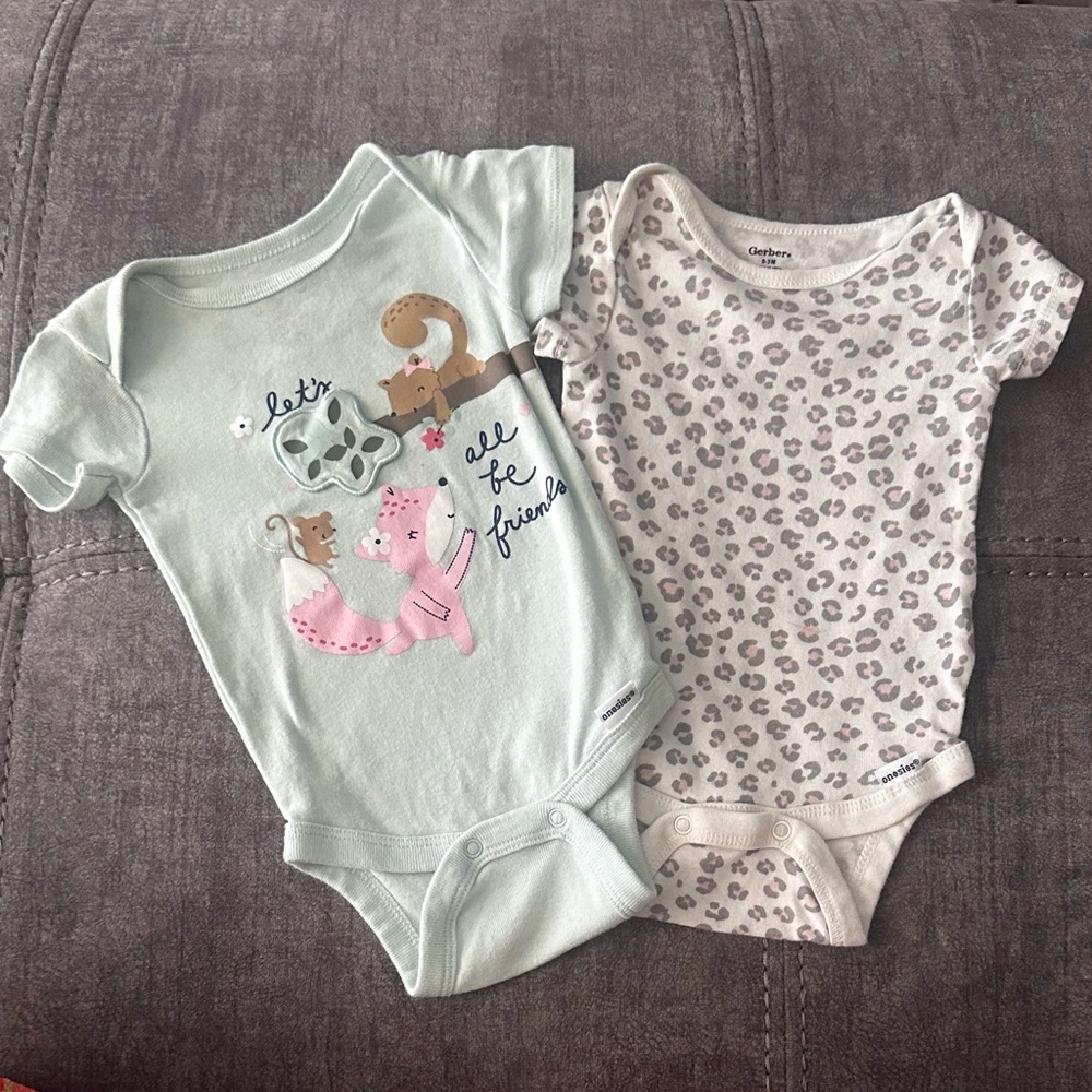 Carter's onesies (2) Kids Animal Print One Piece Set -and Green Friendly Animals
